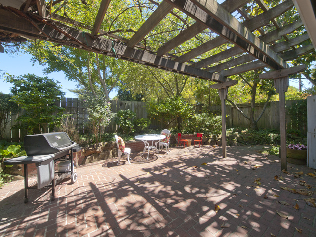 Patio picture - 854 Rorke Way, Palo Alto 94303