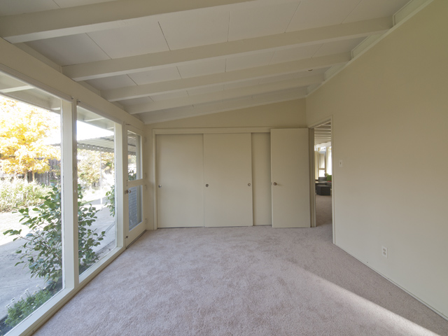 Master Bedroom picture - 3197 Stelling Dr, Palo Alto 94303