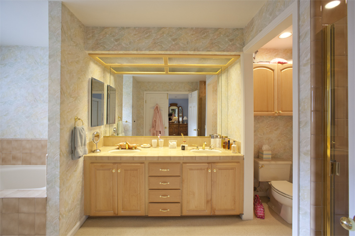 Master Bath picture - 553 Suzanne Ct, Palo Alto 94306