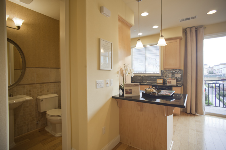 Bath 1  picture - 410 Tasman Dr, Sunnyvale 94089