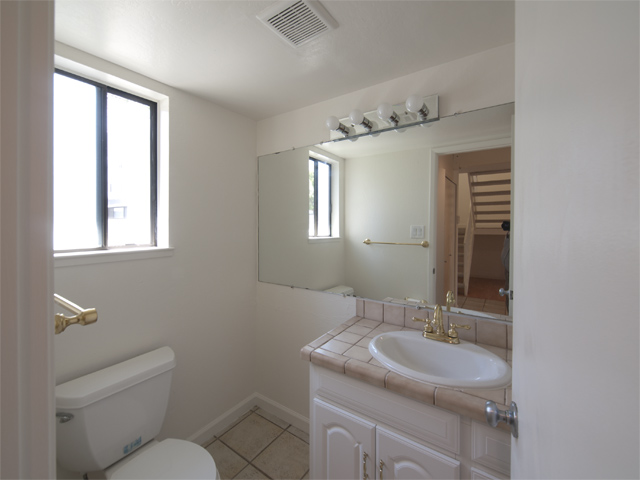 Half Bath picture - 461 W Meadow, Palo Alto 94306