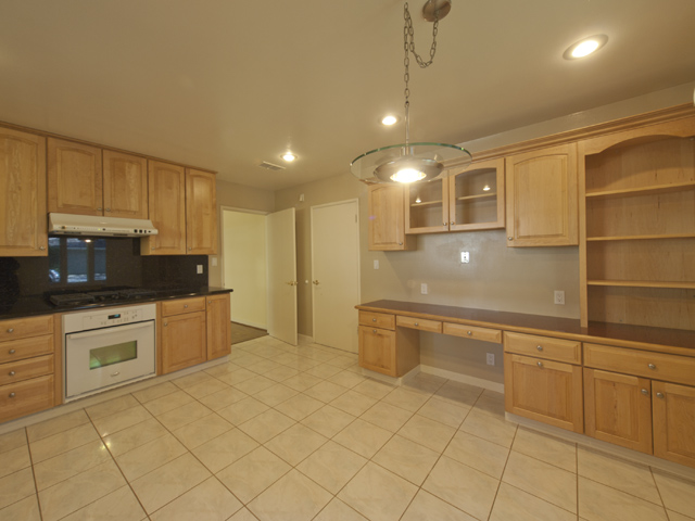 Kitchen picture - 144 Walter Hays Dr, Palo Alto 94303