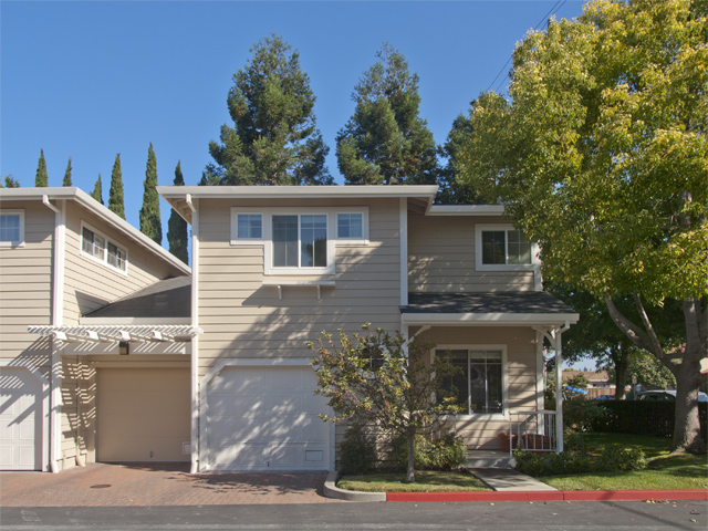 Real Estate Pictures - 2116  Windrose Place, Mountain View - Home For Sale Pictures