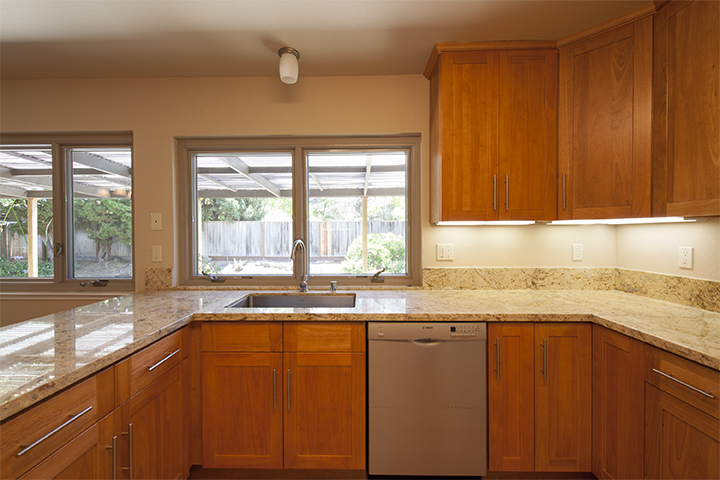 1298 Brookings Ln - Kitchen