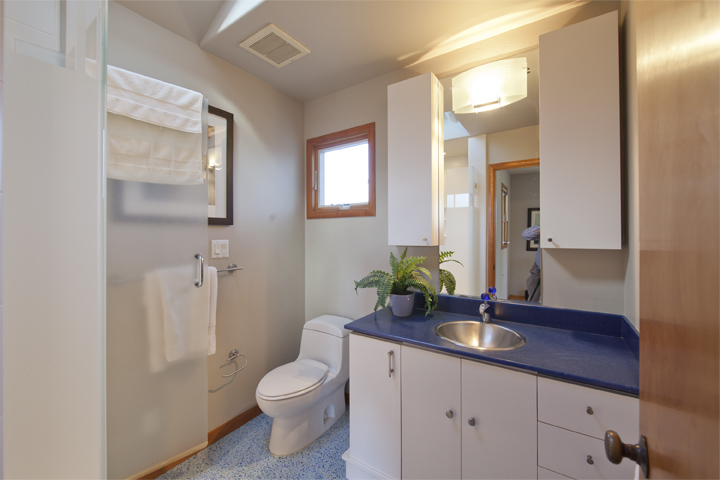 Bathroom 3 picture - 3245 Bryant St, Palo Alto 94306