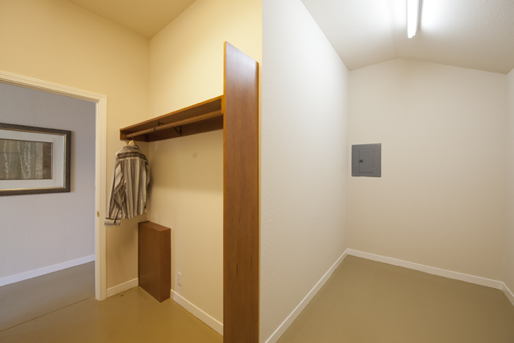 Master Closet picture - 3245 Bryant St, Palo Alto 94306