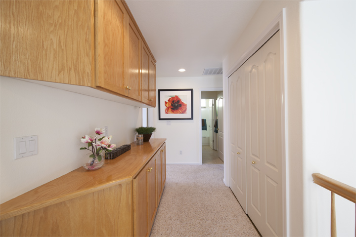 Upstairs Hall (A) picture - 2995 Casa Nueva Ct, San Jose 95124