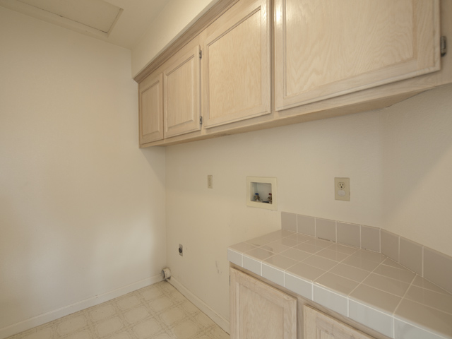 Upstairs Laundry Picture - 810 Corriente Point Dr, Redwood Shores 94065 Upstairs Laundry picture - 810 Corriente Point Dr, Redwood Shores 94065