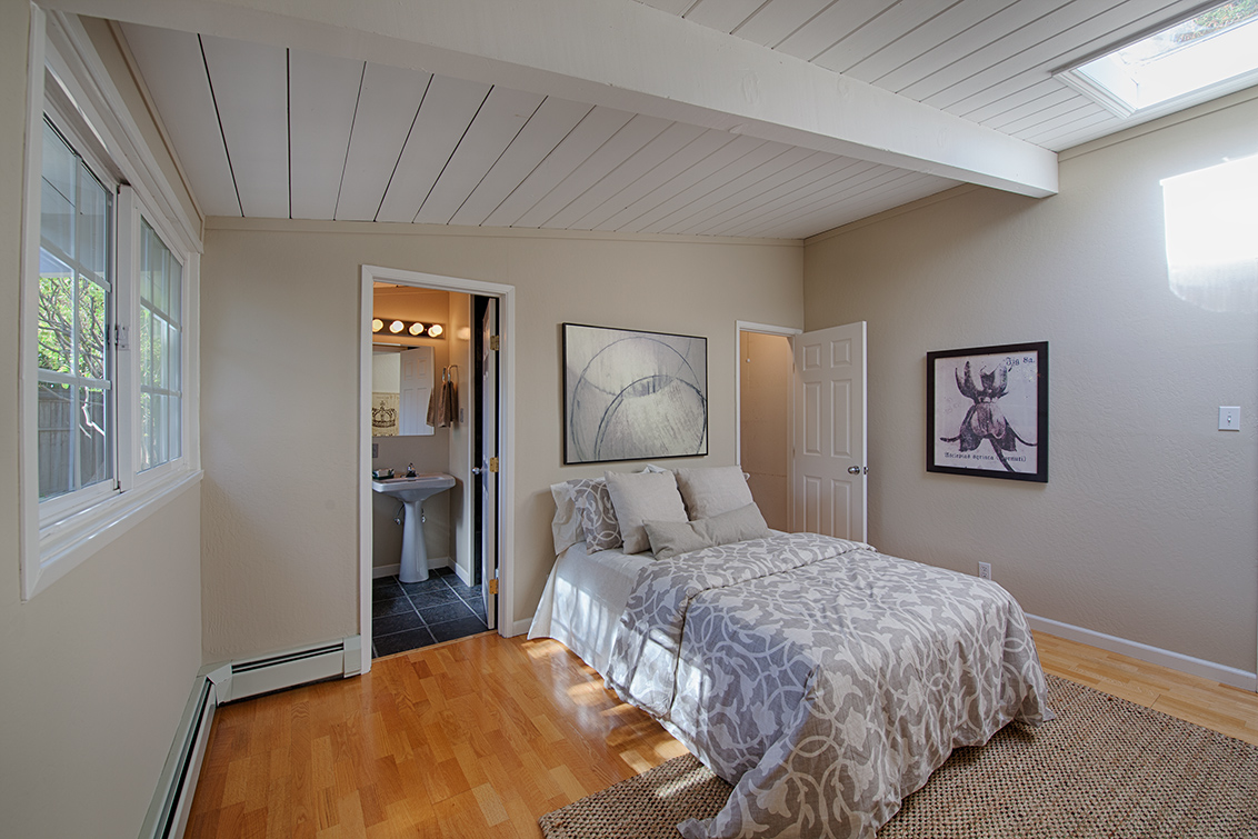 Bedroom 2 (B) picture - 749 De Soto Dr, Palo Alto 94303