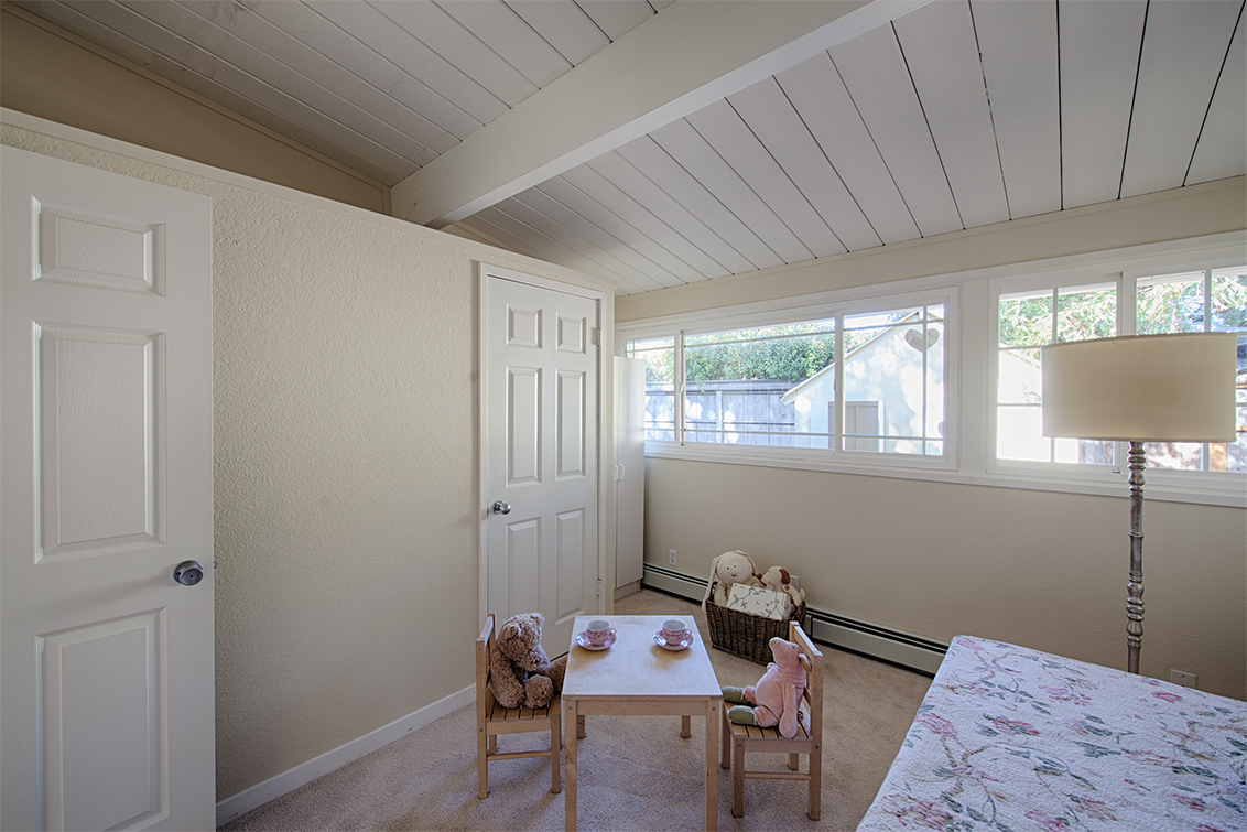 Bedroom 3 (B) picture - 749 De Soto Dr, Palo Alto 94303