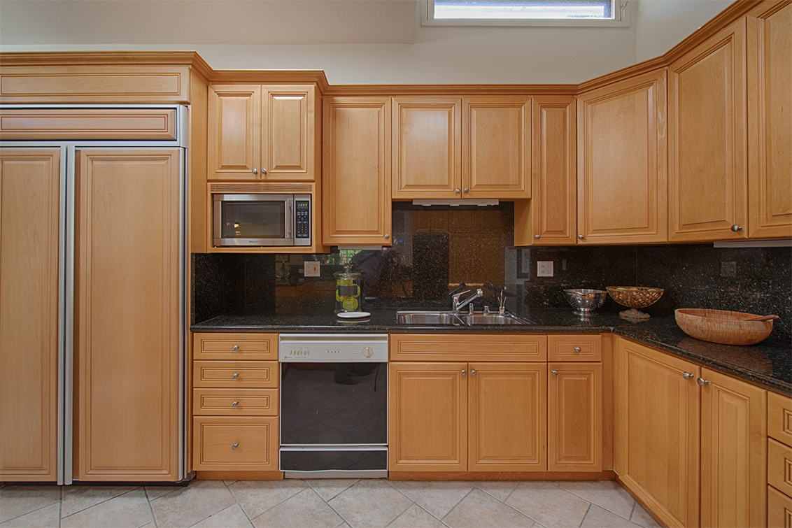 Kitchen (C) picture - 749 De Soto Dr, Palo Alto 94303