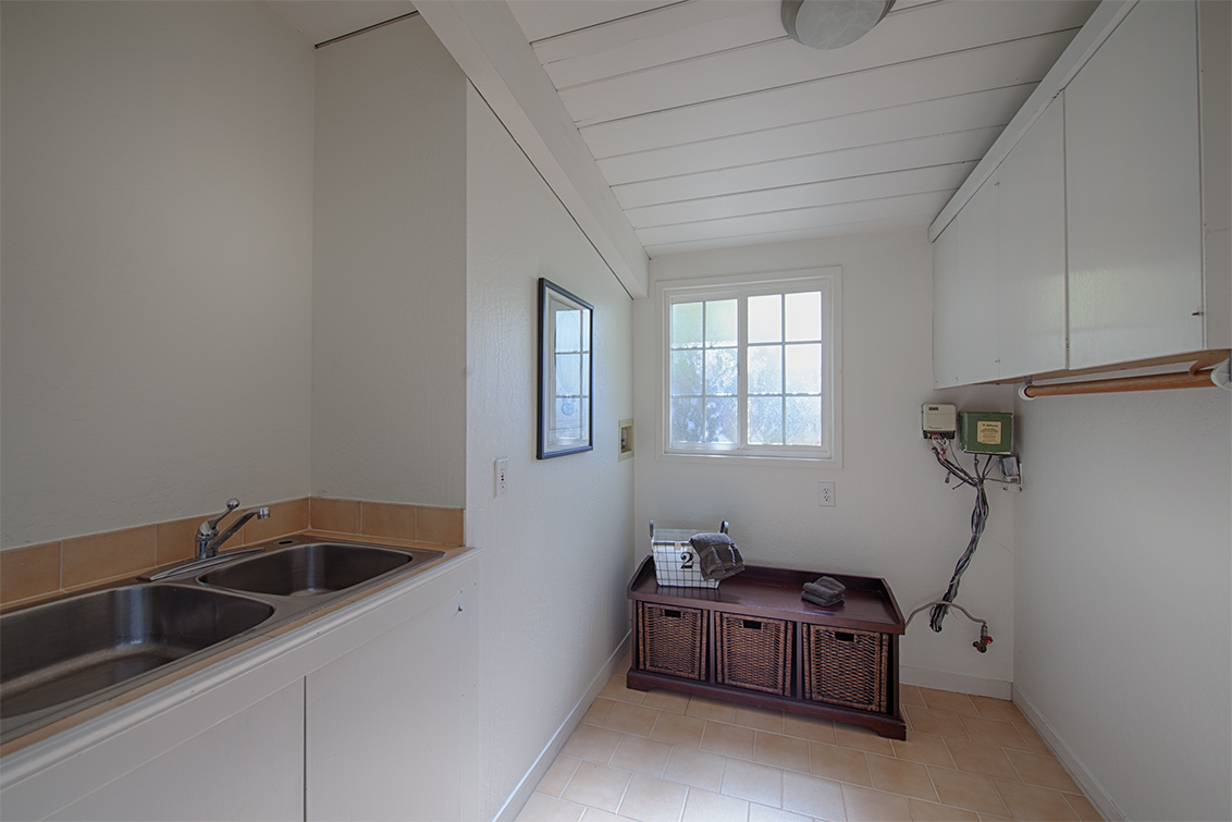 Laundry Room (A) picture - 749 De Soto Dr, Palo Alto 94303