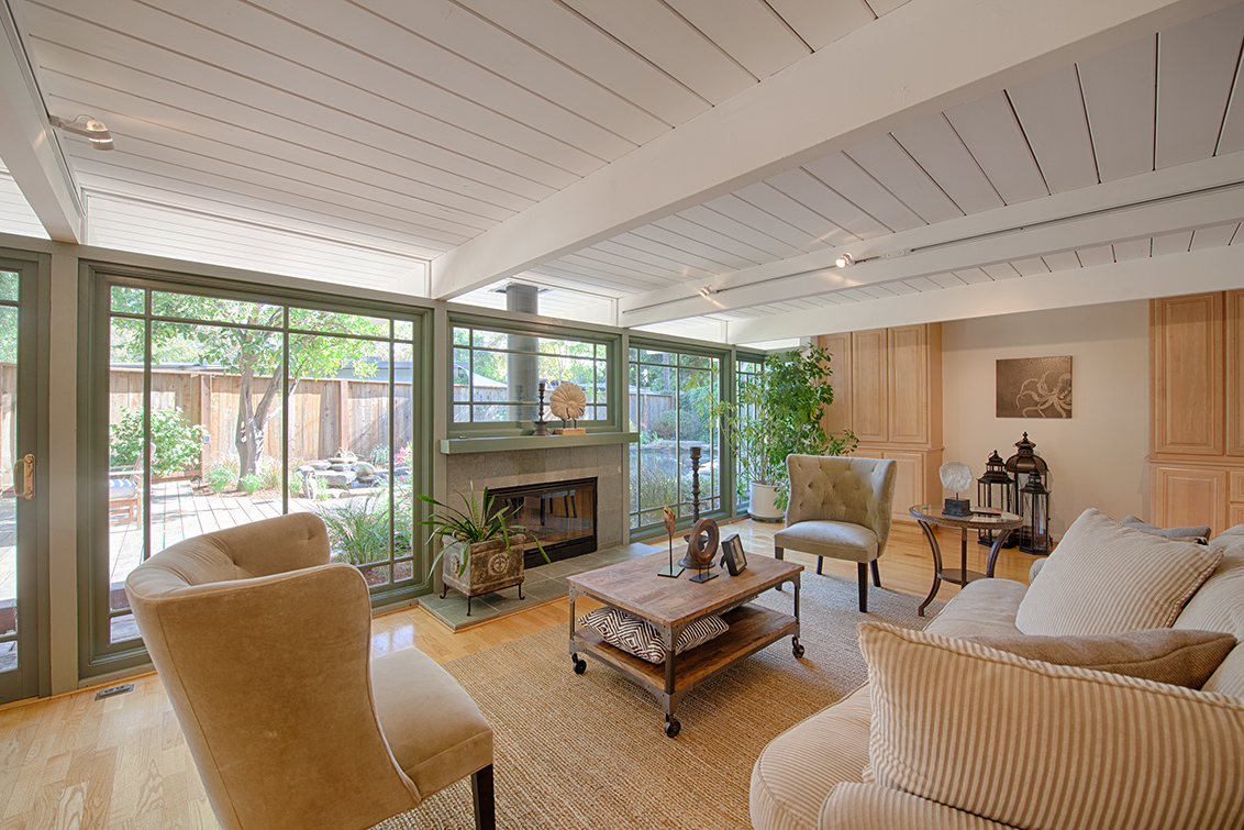 Living Room (B) picture - 749 De Soto Dr, Palo Alto 94303