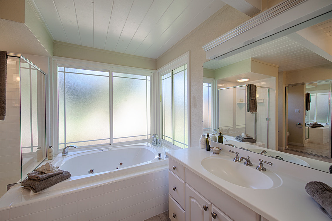 Master Bath (A) picture - 749 De Soto Dr, Palo Alto 94303