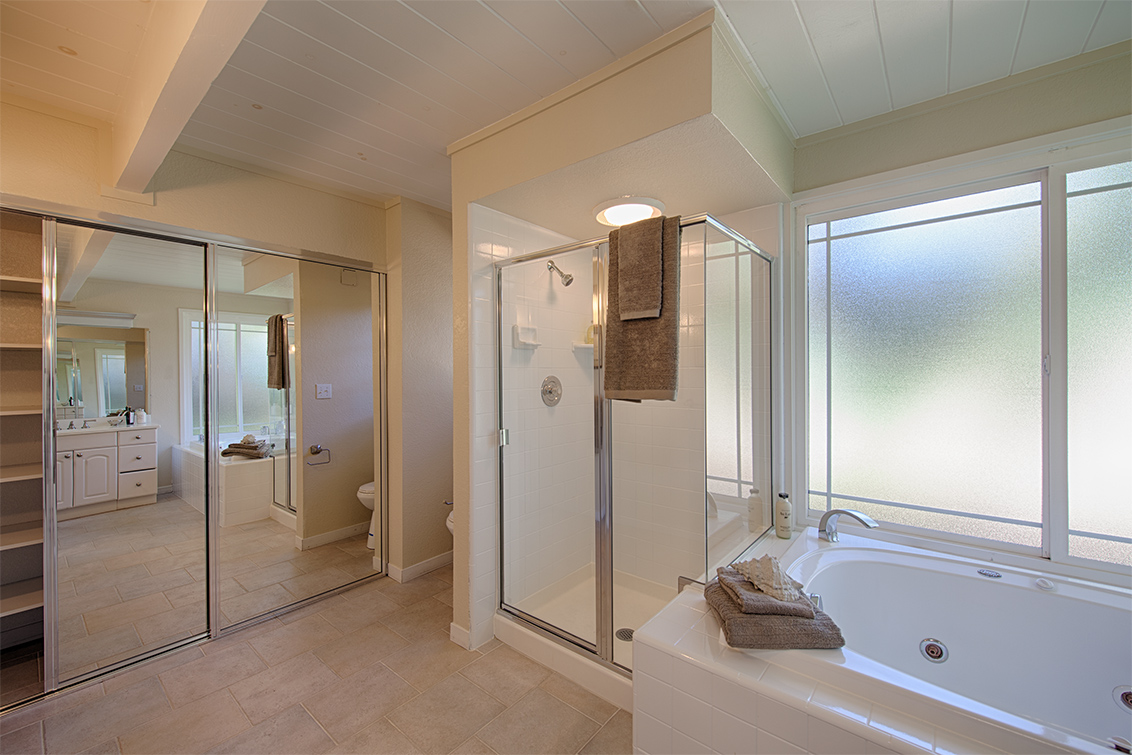 Master Bath (B) picture - 749 De Soto Dr, Palo Alto 94303