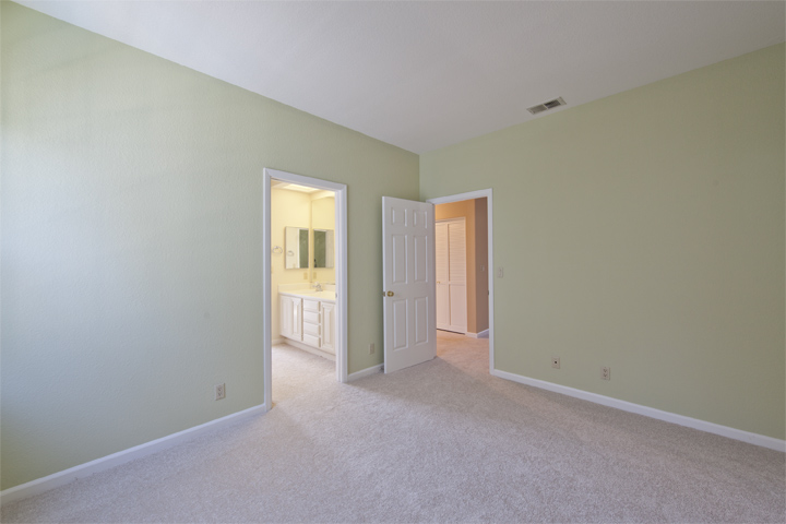 Bedroom 3 (B) picture - 10 Dockside Cir, Redwood Shores 94065