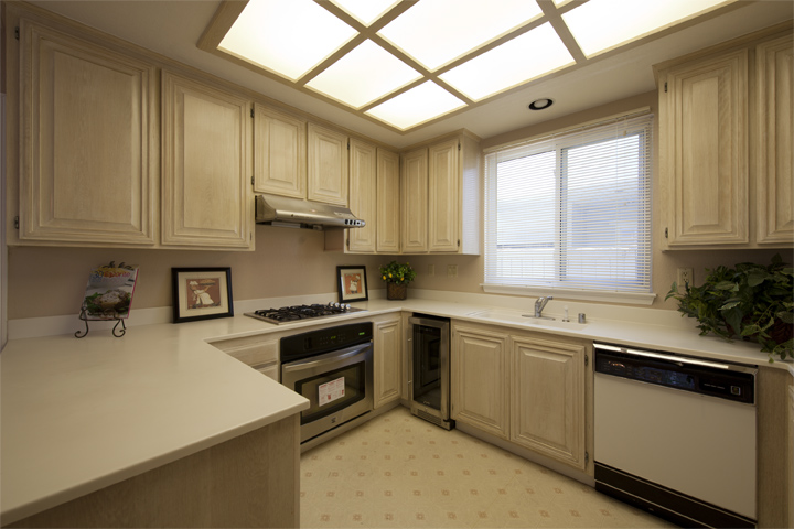 Kitchen (A) picture - 10 Dockside Cir, Redwood Shores 94065