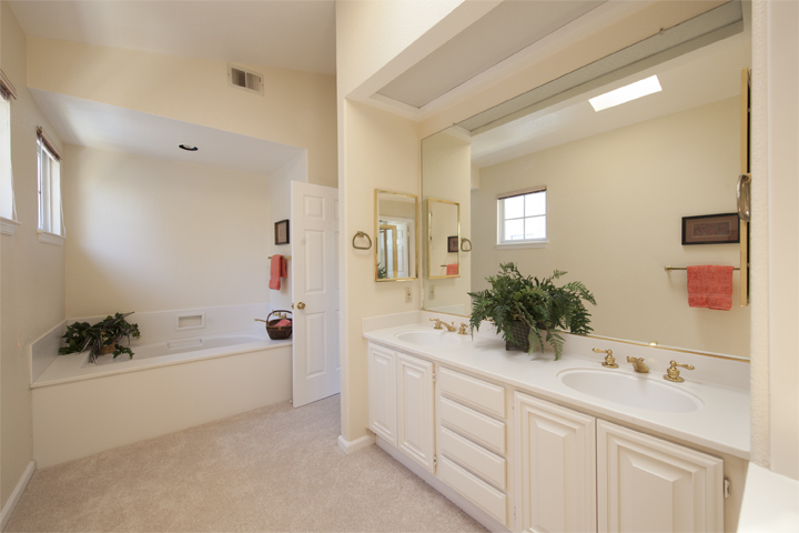 Master Bath (B) picture - 10 Dockside Cir, Redwood Shores 94065
