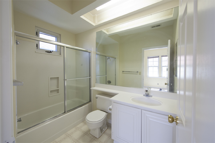 Master Suite 2 Bath  picture - 10 Dockside Cir, Redwood Shores 94065