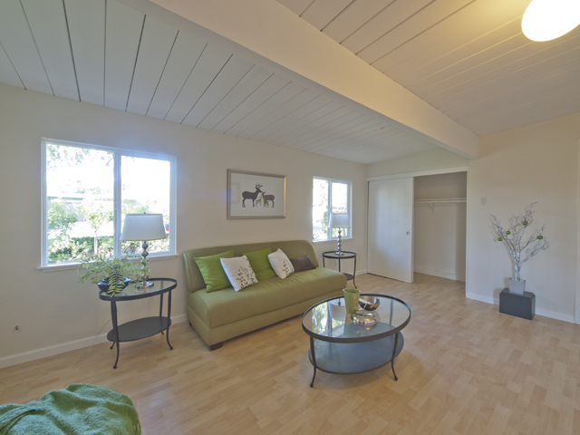 Family Room picture - 976 Elsinore Dr, Palo Alto 94303