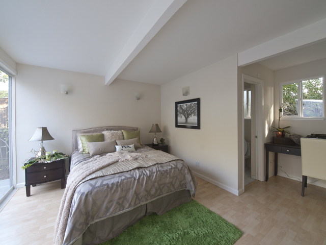 Master Bedroom picture - 976 Elsinore Dr, Palo Alto 94303