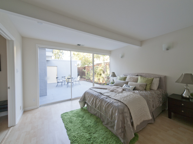 Master Bedroom picture - 976 Elsinore Dr, Palo Alto 94303