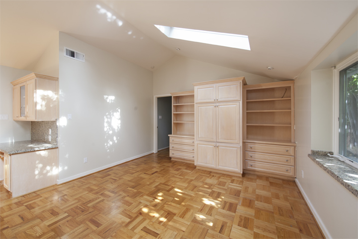 Family Room picture - 554 Hilbar Ln, Palo Alto