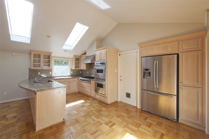Kitchen picture - 554 Hilbar Ln, Palo Alto