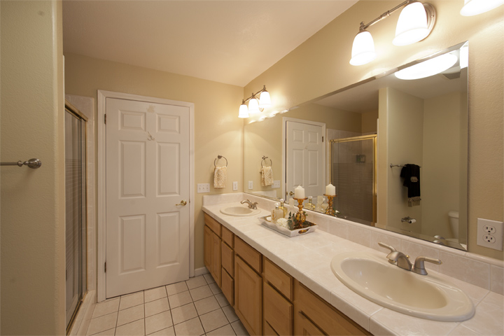 Master Bath (B) Picture - 109 Leila Ct, Los Gatos 95032 Master Bath (B) picture - 109 Leila Ct, Los Gatos 95032