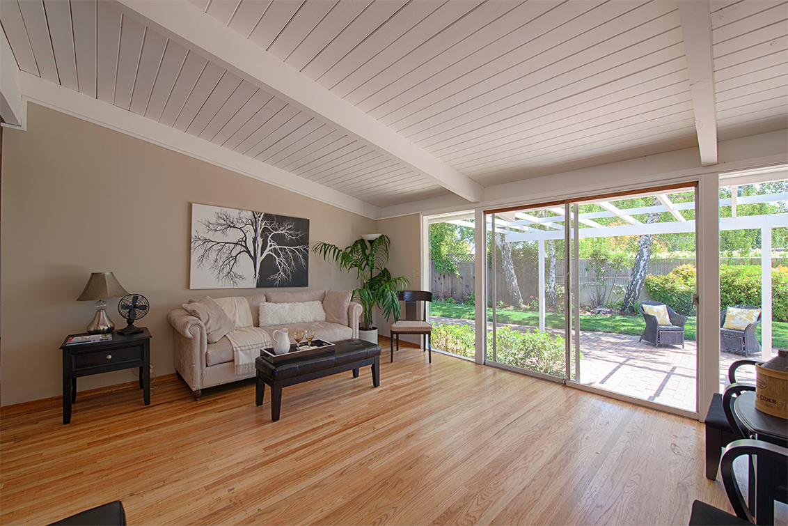 Family Room picture - 3890 Louis Rd, Palo Alto 94303