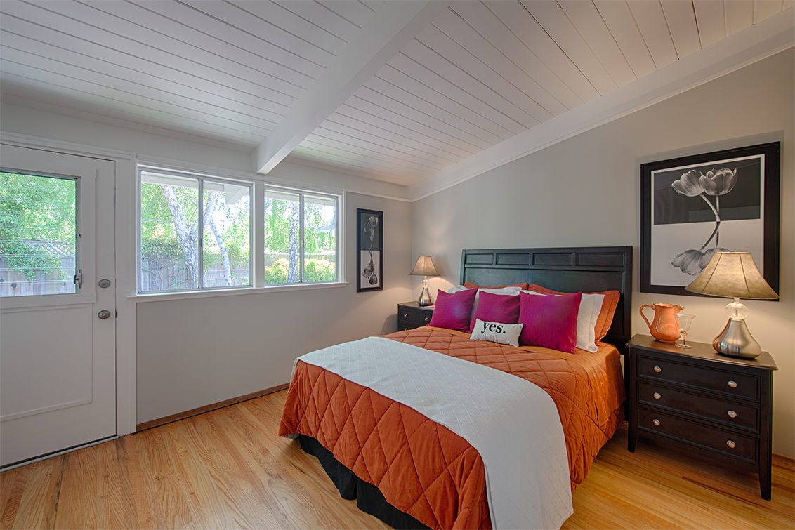 Master Bedroom picture - 3890 Louis Rd, Palo Alto 94303