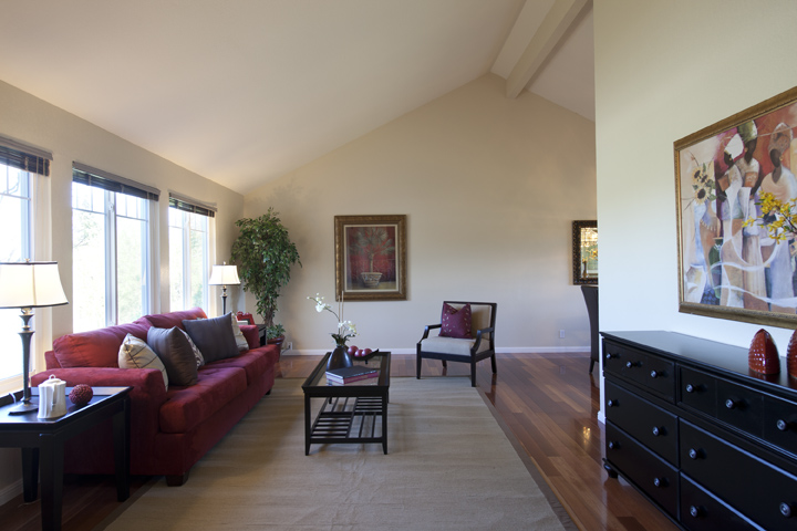 Living Room (C) picture - 6502 Mcabee Rd, San Jose 95120