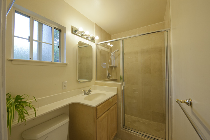 Master Bath picture - 3470 Middlefield Rd, Palo Alto
