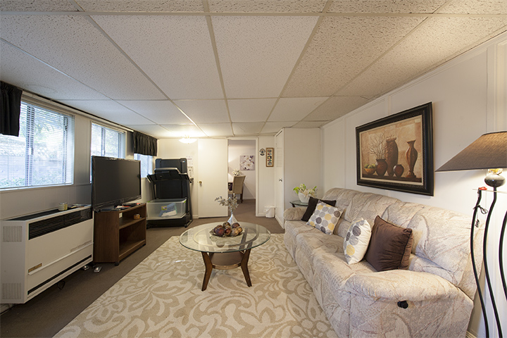 Family Room picture - 3510 Middlefield Rd, Palo Alto 94306