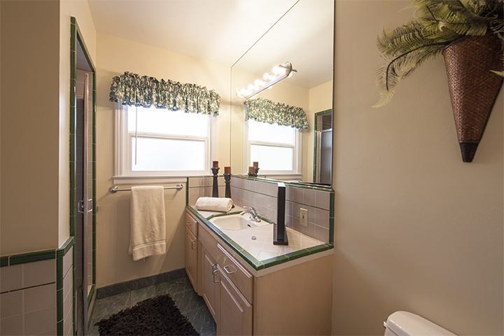 Downstairs Bath 2 (A) Picture - 20355 Orchard Rd, Saratoga 95070 Downstairs Bath 2 (A) picture - 20355 Orchard Rd, Saratoga 95070