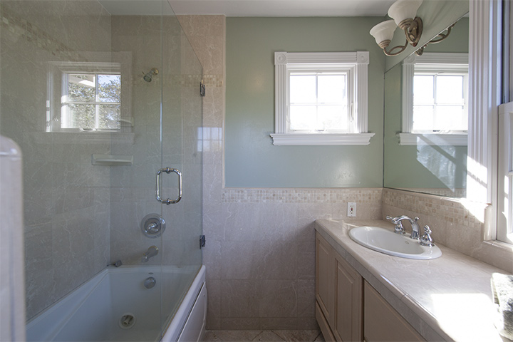 Upstairs Bath (C) Picture - 20355 Orchard Rd, Saratoga 95070 Upstairs Bath (C) picture - 20355 Orchard Rd, Saratoga 95070