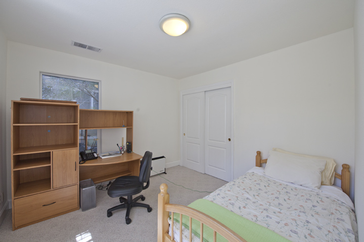 Bedroom 3 picture - 1330 S California Ave, Palo Alto 94306