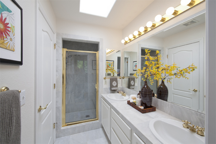 Master Bath picture - 1330 S California Ave, Palo Alto 94306