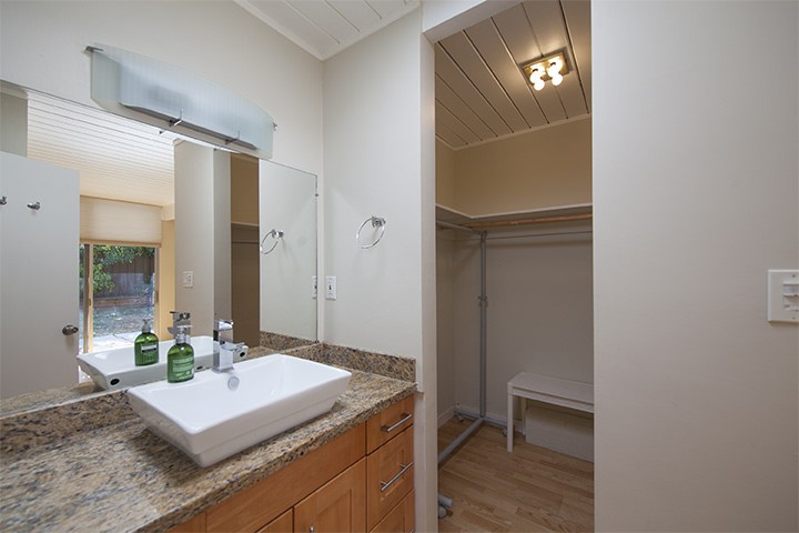 Master Bath picture - 1401 S Wolfe Rd, Sunnyvale 94087