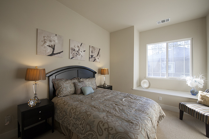 Master Bedroom picture - 1104 Trinity Ln, Palo Alto 94303