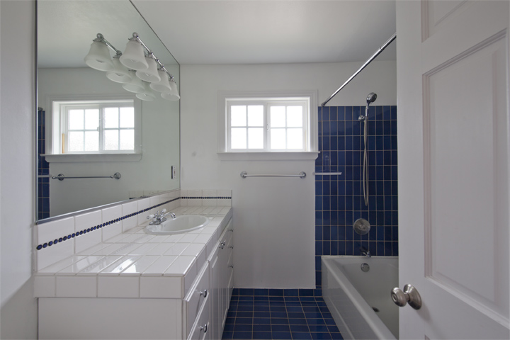 Bathroom picture - 830 Tulane Dr, Mountain View 94040
