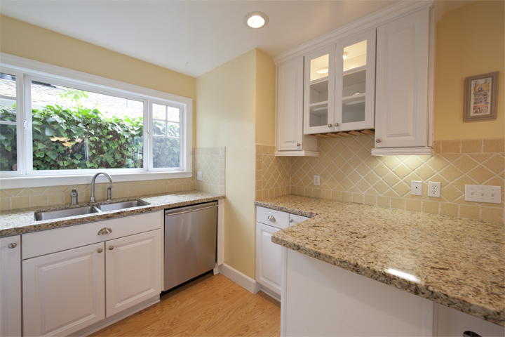 Kitchen picture - 830 Tulane Dr, Mountain View 94040