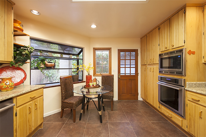 Kitchen (D) Picture - 90 Walnut Ave, Atherton 94027 Kitchen (D) picture - 90 Walnut Ave, Atherton 94027