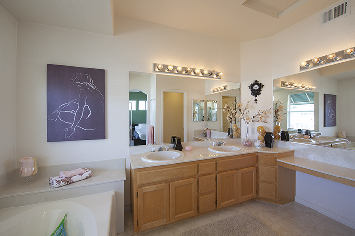 Master Bath (A) Picture - 401 Baltic Cir 429, Redwood Shores 94065 Master Bath (A) picture - 401 Baltic Cir 429, Redwood Shores 94065