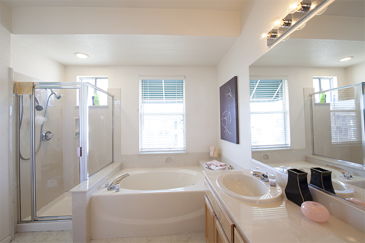 Master Bath (B) Picture - 401 Baltic Cir 429, Redwood Shores 94065 Master Bath (B) picture - 401 Baltic Cir 429, Redwood Shores 94065