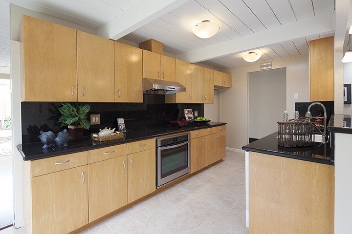 3985 Bibbits Dr, Palo Alto - Kitchen
