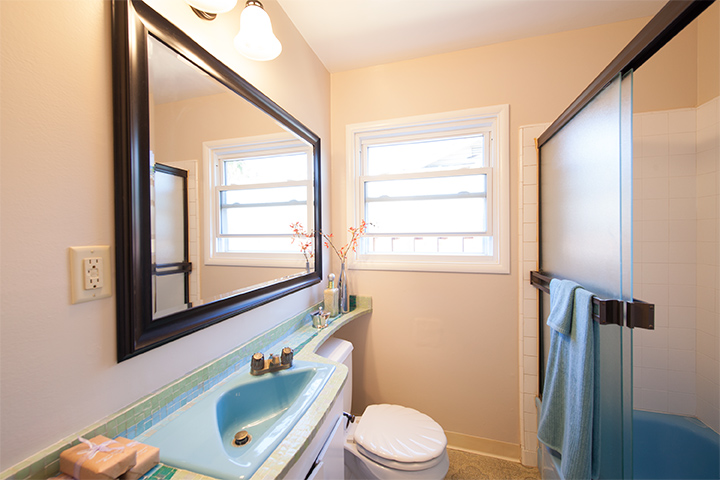 Bath Room (A) picture - 1061 Clark Ave, Mountain View 94040