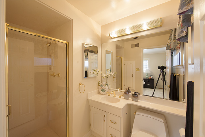 Master Bath (A) Picture - 140 Daley Ct, San Bruno 94066 Master Bath (A) picture - 140 Daley Ct, San Bruno 94066