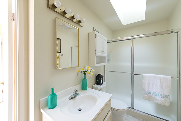Bathroom 1 (A) Picture - 175 Evandale Ave 4, Mountain View 94043 Bathroom 1 (A) picture - 175 Evandale Ave 4, Mountain View 94043