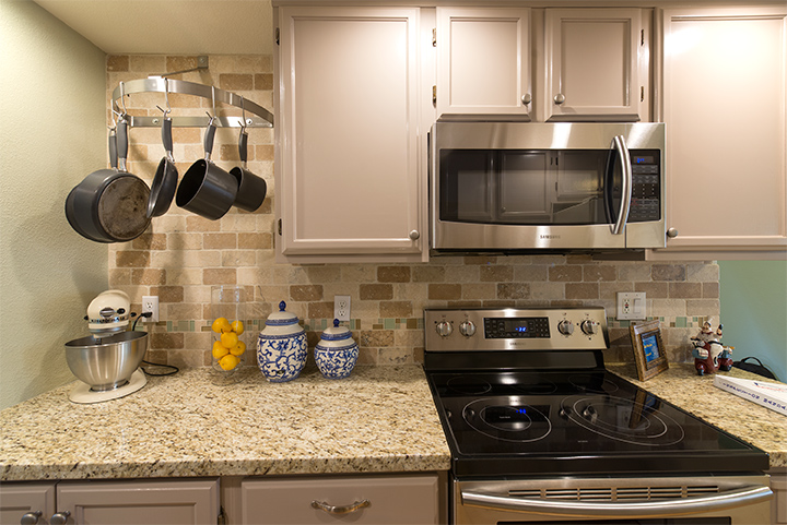 Kitchen (C) picture - 175 Evandale Ave 4, Mountain View 94043